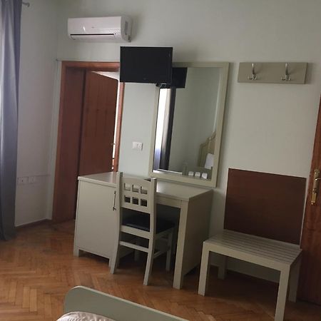 Hotel De Paris Тирана Екстериор снимка