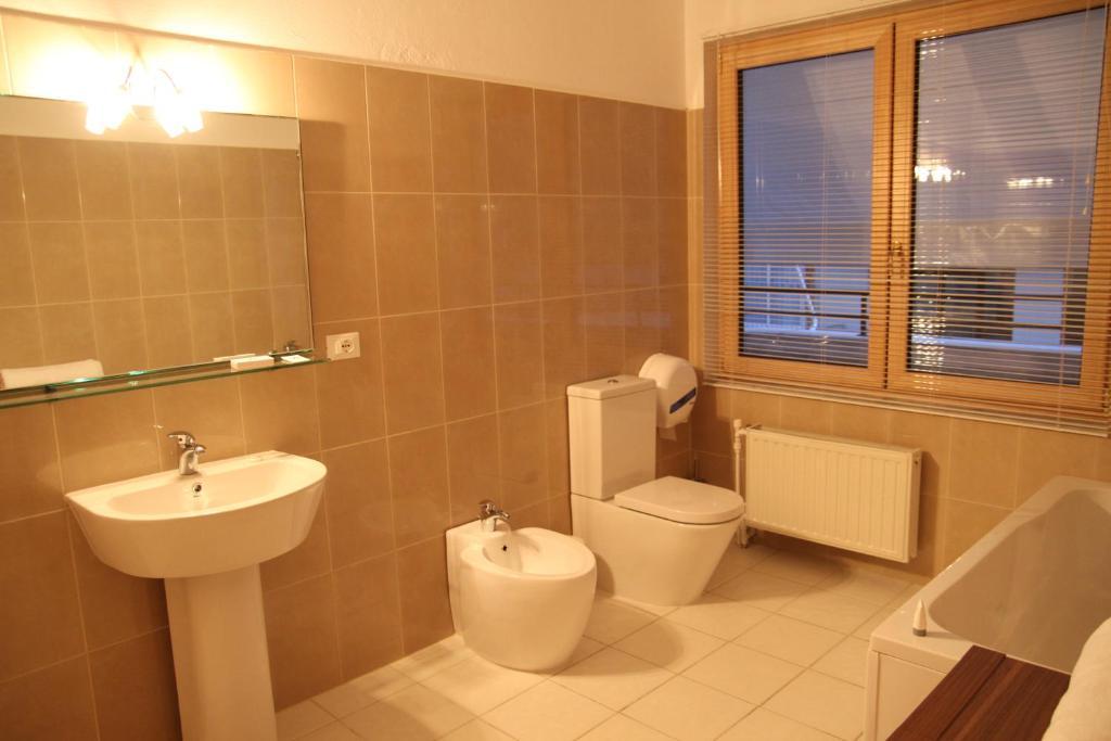 Hotel De Paris Тирана Стая снимка