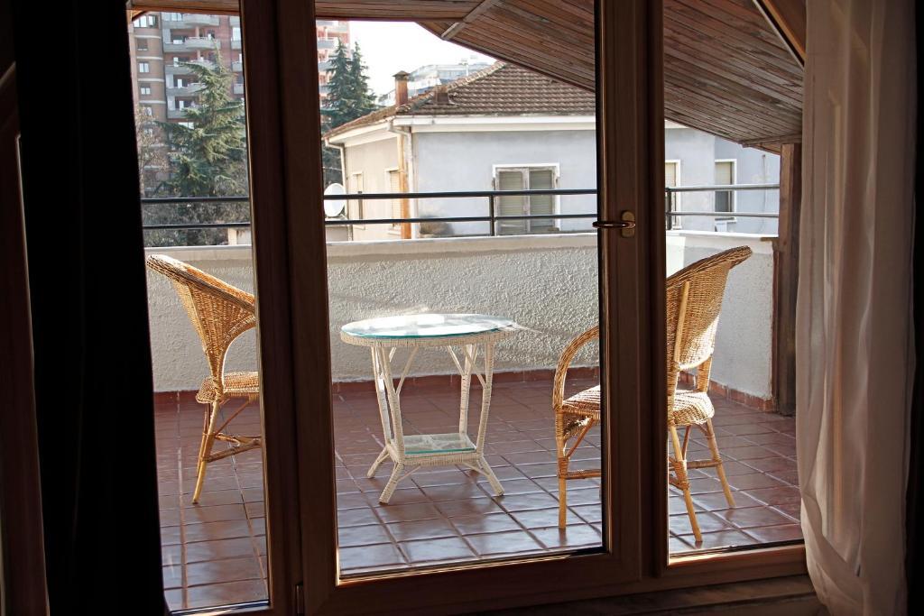 Hotel De Paris Тирана Екстериор снимка