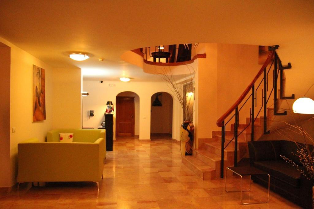 Hotel De Paris Тирана Екстериор снимка