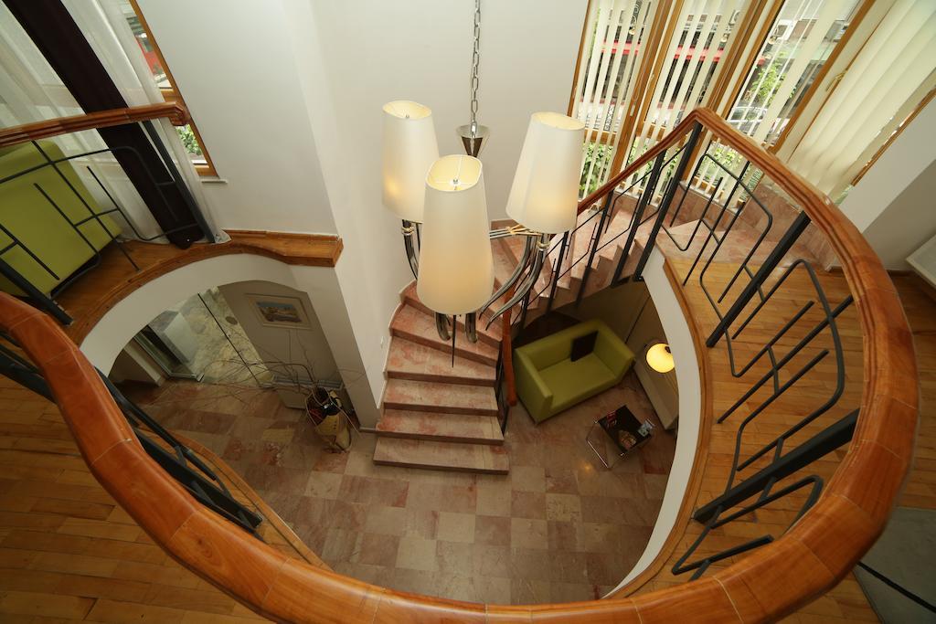 Hotel De Paris Тирана Екстериор снимка