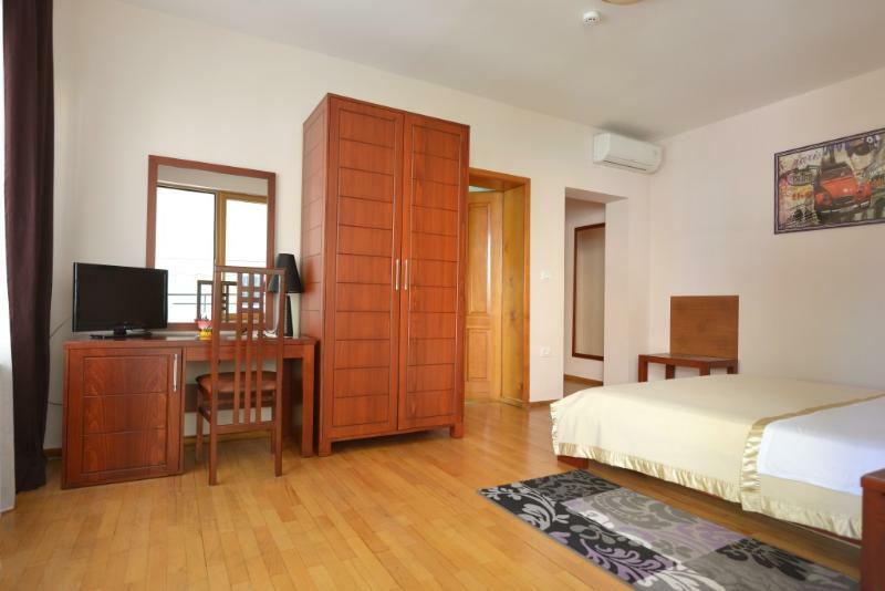 Hotel De Paris Тирана Екстериор снимка