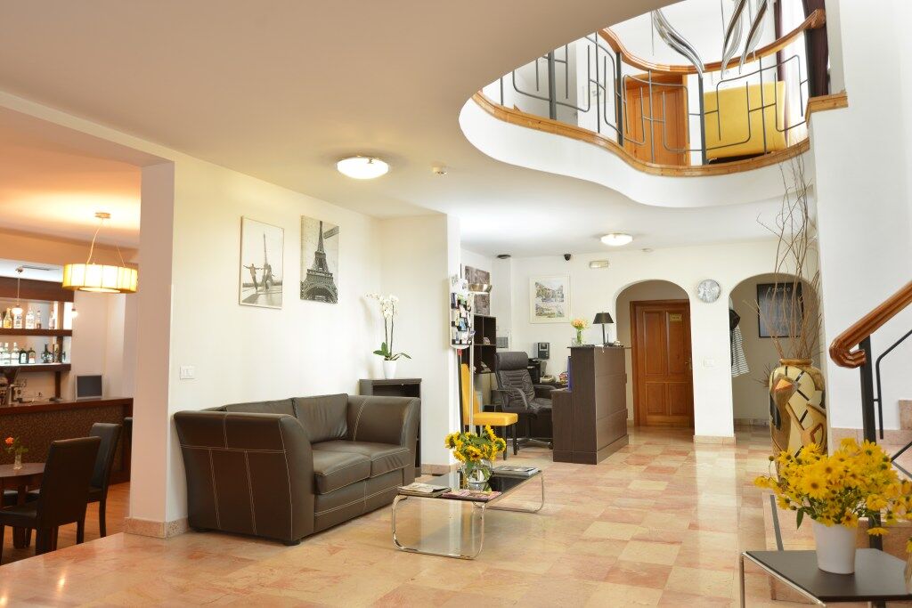 Hotel De Paris Тирана Екстериор снимка